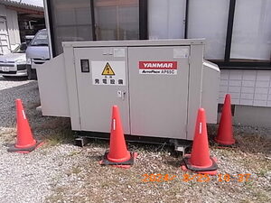 防災設備用発電機　50HZ　発電機出力50KVA　出力40kw　病院で使用していた。使用したのはメンテでの数時間、建築設備の強靭化に