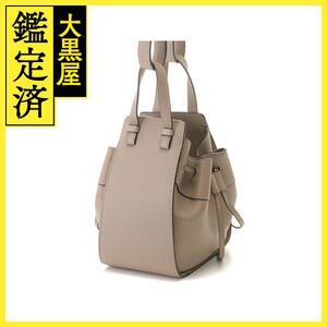 LOEWE ロエベ　ハンモック ドローストリングバッグ　ミニ　グレージュ【431】2148103753565