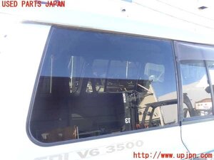 5UPJ-13061380]パジェロ(V45W)右クォーターガラス 中古