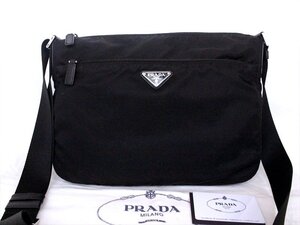 美品☆PRADA【プラダ】ショルダーバッグ☆ナイロン☆ブラック×シルバー金具☆三角ロゴ☆メンズ☆レディース☆