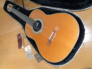 ★Ovation オベーション 1713-4　Classic　MADE IN USA エレガットギター　ハードケース付き　動作品★