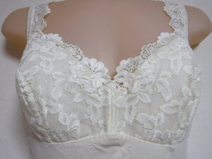 MeDIMA☆★美品★☆シルク混レースソフトカップの淡い艶々イエロースリップ L