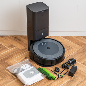 iRobot Roomba ロボット掃除機　美品！ルンバi3 Roomba お掃除ロボット クリーンベース＋おまけ付き