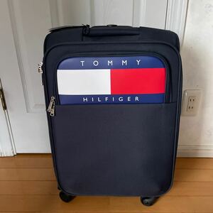 トミーヒルフィガー ソフトキャリーバッグ スーツケース 機内持込　濃いネイビー