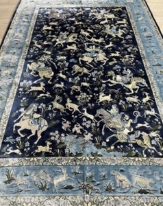 百獣の図　Negin Mashhad Helel工房シルク100％ 最高峰225万ノット　イラン産　手織り 高級ペルシャ絨毯 148×223cm