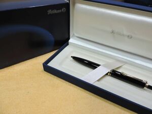 美品　PELIKAN/ペリカン　スーベーレーン　ボールペン　インク黒　本体ブラック　924H