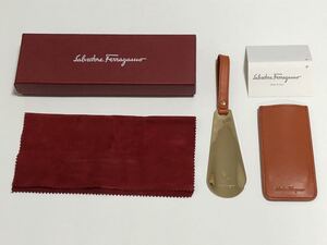 美品 Salvatore Ferragamo 靴べら シューホーン 靴ベラ サルヴァトーレ フェラガモ レザー ケース ゴールド カラー 携帯サイズ