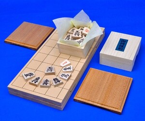 将棋セット　新桂5号折将棋盤セット(木製将棋駒アオカ押し駒・駒台)【囲碁将棋専門店の将碁屋】