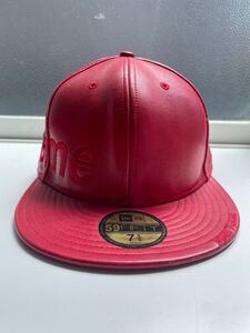 レア 2007 OLD Supreme NEW ERA side logo leather cap red 7 5/8 赤 シュプリーム ニューエラ サイドロゴ レザー キャップ 帽子 レッド