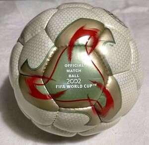 【送料無料】2002年 FIFA 日韓ワールドカップ　公式検定球　サッカーボール(AS5500)　FEVERNOVA　5号球 adidas