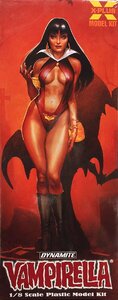 X-PLUS【VAMPIRELLA WITH BAT SHADOWS】ヴァンピレラ with バットシャドーズ (1/8スケール) プラモデル