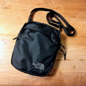 THE NORTH FACE ノースフェイス グラムショルダー ブラック 黒 3L ナイロン ミニ ショルダーバッグ ボディバッグ トラベル ポーチ 美品