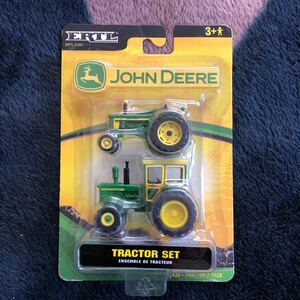 ERTL JOHN DEERE TRACTOR SET TRUCK