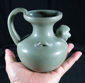 e 鶏頭口取手青磁水注　明時代　中国　陶器　/　茶器　天目釉　唐草文　色絵　豆彩　粉彩　白磁　染付　青花　呉須　青磁