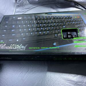 Razer BlackWidow Ultimate 2014 メカニカル　ゲーミング　キーボード (型番 RZ03-0038)