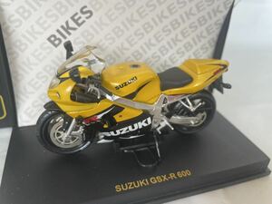 ixo 1:24 SUZUKI GSX-R 600 yellow 2000 イクソ　ミニカー　バイク　スズキ　稀少品