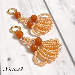 ハンドメイド＊天然石 アゲート グラスビーズ ピアス イヤリング オレンジ ビーズアクセサリー 金具変更追加料金なし No.1628