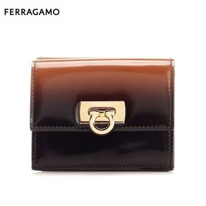 在庫処分 24AW【10.4万新品】フェラガモ FERRAGAMO 2つ折り財布 220434 763170 ワンダ CUOIO ガンチーニ 本物 SALE