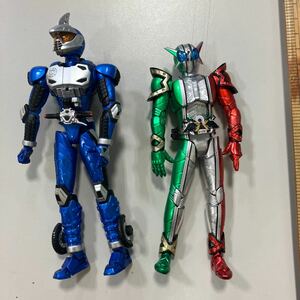 整理番号８４３　shフィギュアーツ　仮面ライダーW　仮面ライダーアクセル　Shf　若干、塗装ハゲあります