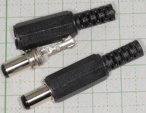 5.5mm/2.1mm DCプラグ コネクタ長9mm