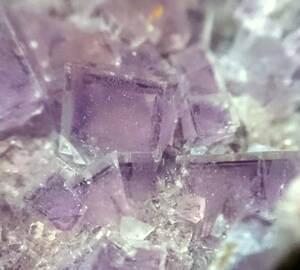 フローライト（蛍石）フランス産(Fluorite mine, Valzergues, Aveyron, Occitanie, France .)　