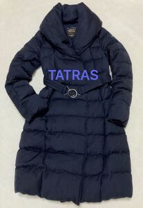 タトラス TATRAS 三越伊勢丹限定モデル　VACCA 高級　ダウンコート　ネイビー　ベルト付き　極美品