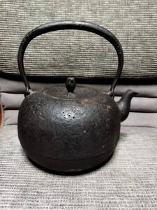 未使用 昭和初期 茂忠 立徳 鉄瓶 茶道具 骨董 古美術 煎茶道具 湯沸 鉄器 急須 茶器 名人 人間国宝 長期保管品 南部鉄瓶 盛久 善平 虫喰