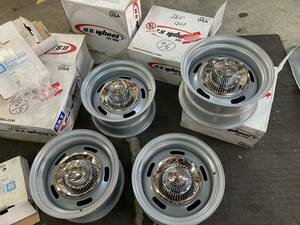 ※新品※アメリカ製Made in USAラリーホイール Rally Wheel 15X8 6H 139.7 4本 6穴 シルバー ランクル 4WD シボレー Chevyキャップ付き