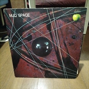 ジャズ国内盤中古レコード　MJQ SPACE Appleレーベル　Modern Jazz Quartet 解説付き　サイケ期 LP