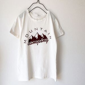 フロッキープリントRETRO GIRLレトロガールcampingキャンピングmountain山TシャツCampキャンプMサイズ白ホワイト半袖カットソートップス