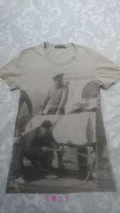 1931ドルチェ＆ガッバーナ メンズ グラフィックプリントつきクルーネック 半袖 Tシャツ イタリア ミラノ ジャパン付属品なし　