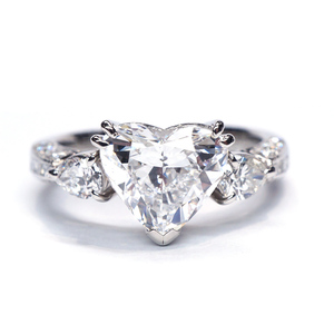 【栄】Pt900 ダイヤモンド 2.010ct 0.75ct ハートシェイプ D VS2 デザイン リング 指輪 プラチナ 高級 ジュエリー
