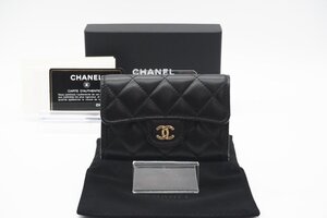 ☆安心の３大保証☆ Aランク ≪CHANEL シャネル/二つ折りカードケース≫ AP0214 マトラッセ ラムスキン クラシック フラップ 黒 送料無料