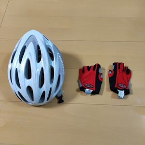 自転車用ヘルメットとグローブセット