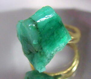 SpecialPrice10Ct18KgFNaturalGreenEmeraldStoneRing