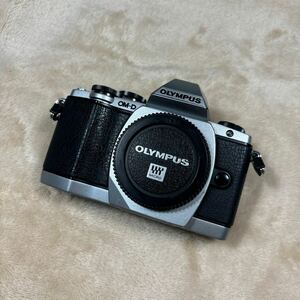 ジャンク OLYMPUS オリンパス OM-D E-M10 ミラーレス一眼カメラ 8153609