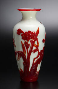 清 白地紅料花紋瓶 共箱 乾隆ガラス 中国 古美術