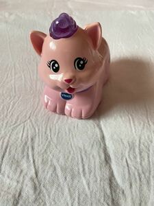 ネコ　進むおもちゃ　ベビー　ピンク　英語のメロディー付き　オーストラリア