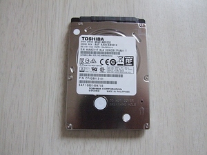 ☆TOSHIBA MQ01ABF032 7mm 2.5インチHDD 320GＢ（ジャンク）☆4045