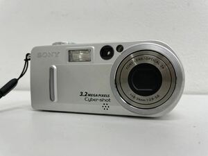 SONY ソニー Cyber-shot サイバーショット DSC-P7 コンパクトデジタルカメラ 3.2 MEGA 3x PIXELS f=8-24mm 1:2.8-5.6 バッテリー付 未確認