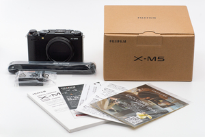 ☆極上品☆ 富士フイルム FUJIFILM X-M5 ボディ ブラック ミラーレス カメラ