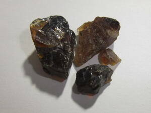 こはく原石★本琥珀ブルーアンバーamberスマトラ産原石 9.4ct 天然石 本コハク　1　パワーストーン色々まとめてたくさん大量同梱可　324-3