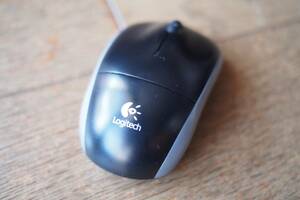 Logitech ロジテック　M-R0013　ワイヤレスマウス　**レシーバー欠品**