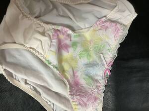 新品未使用品　　七色　可愛いすぎます　女子大生にショーツ　買ってね　未使用品