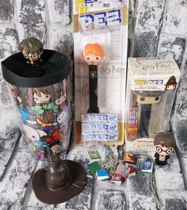 Harry Potter Lot Tervis, Bookmark, Charm Bracelet, Pez, Figures, & Keychain 海外 即決