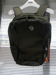 【送料無料】MOUNTAIN HARDWEAR マウンテンハードウェアー　FOLSOM 20L バックパック　リュック　新品