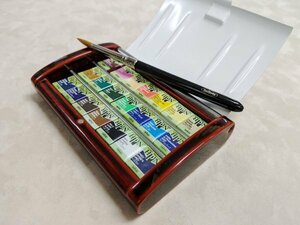 【展示品・新品】　ホルベイン　アーチストパンカラー　固形水彩　21色　セット　〈越前漆塗り製〉 水彩筆付き