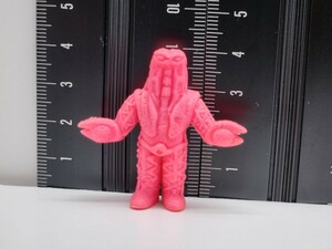 ゴジラ×ガメラ×ウルトラ怪獣 消しゴム ゴドラ星人 ピンク[24H16検]FigurineポピーGodzilla丸越Gameraフィギュア 特撮 コレクション