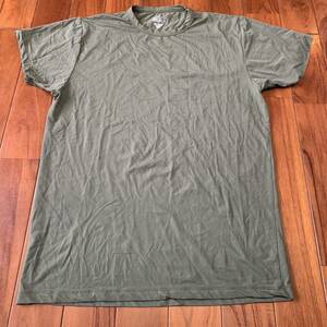 沖縄 米軍放出品 ISSUE ミリタリー 半袖 Tシャツ トレーニング ランニング 筋トレ スポーツ MEDIUM OD (管理番号ZA19)