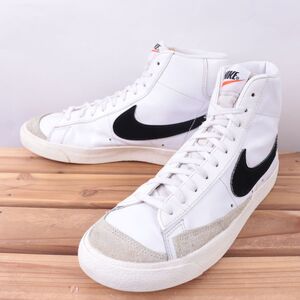 z6087 ナイキ ブレーザー ミッド US8 26.0cm/白 ホワイト 黒 ブラック NIKE BLAZER MID 77 VNTG ブレザー メンズ スニーカー 中古